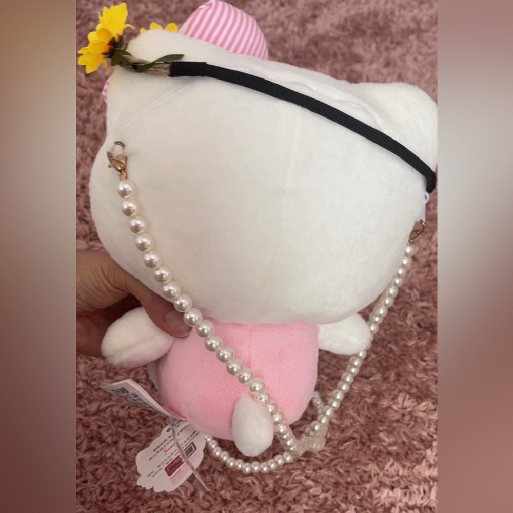 NWT Sanrio Hellokitty large plush purse. Super adorable and well detailed. - Picture 3 of 6